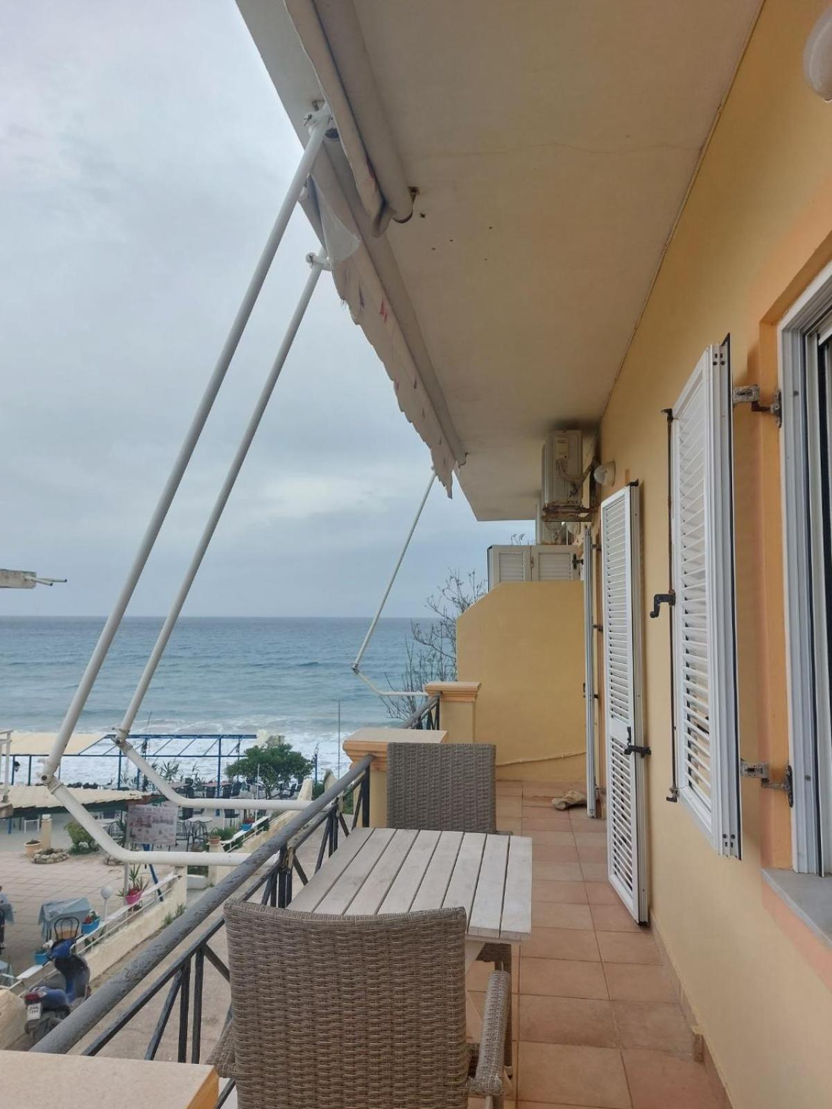 Foivos Seaside Apartments Ájosz Jeórjosz Szoba fotó