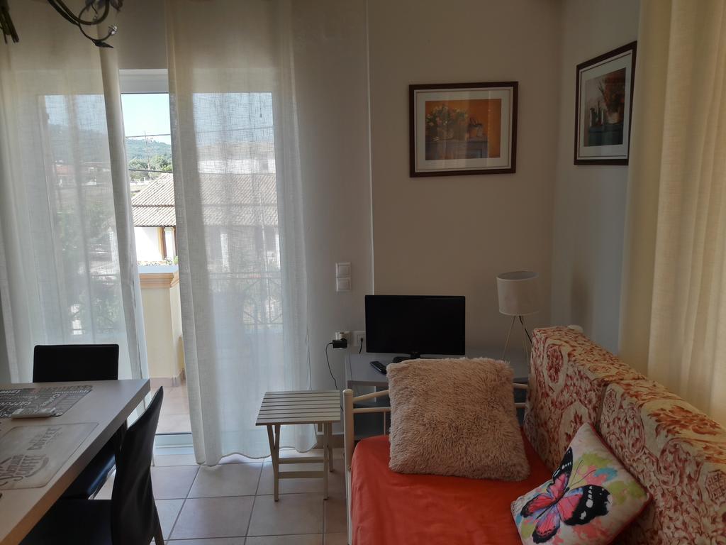 Foivos Seaside Apartments Ájosz Jeórjosz Kültér fotó