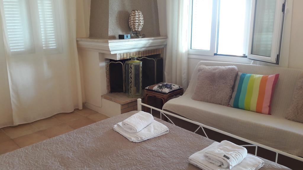 Foivos Seaside Apartments Ájosz Jeórjosz Kültér fotó